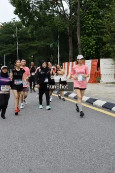 Runner Photo 4302444