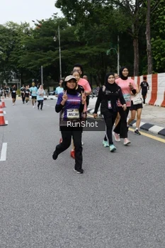 Runner Photo 4302449
