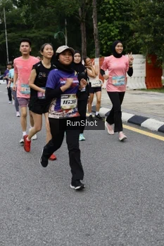 Runner Photo 4302454