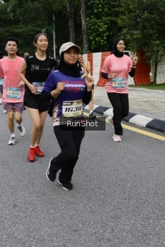 Runner Photo 4302455
