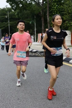 Runner Photo 4302457