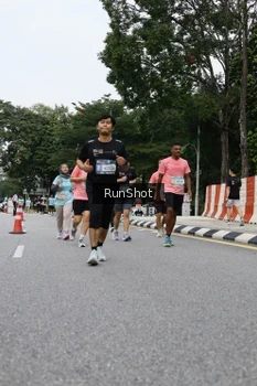 Runner Photo 4302460
