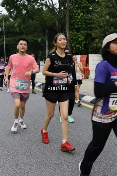 Runner Photo 4302468