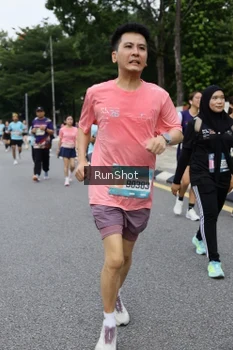 Runner Photo 4302470