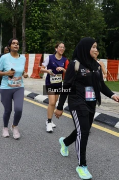 Runner Photo 4302471