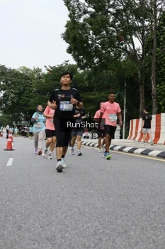 Runner Photo 4302474