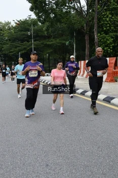 Runner Photo 4302486