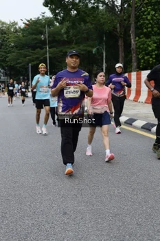 Runner Photo 4302487