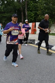 Runner Photo 4302489