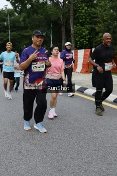 Runner Photo 4302490