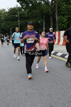 Runner Photo 4302493