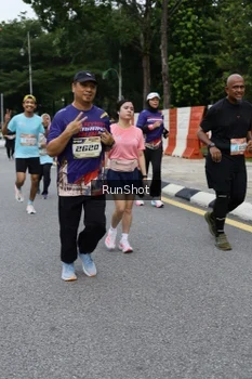Runner Photo 4302494