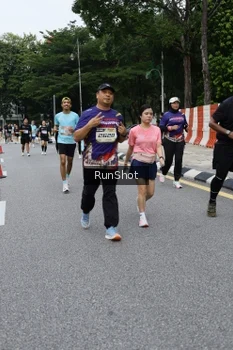 Runner Photo 4302495