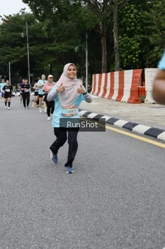 Runner Photo 4302516
