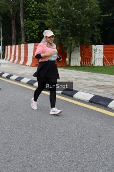 Runner Photo 4302517
