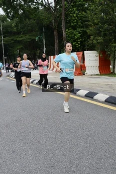 Runner Photo 4302530