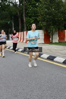 Runner Photo 4302531
