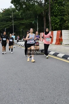 Runner Photo 4302536