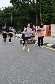 Runner Photo 4302541
