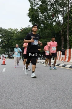 Runner Photo 4302542