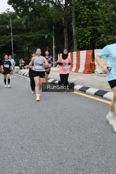 Runner Photo 4302543