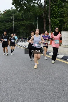 Runner Photo 4302544