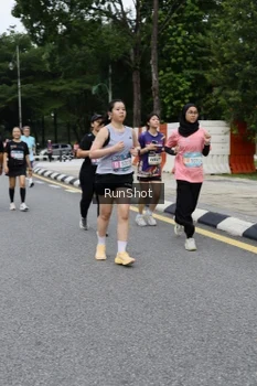 Runner Photo 4302546