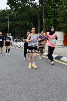 Runner Photo 4302550