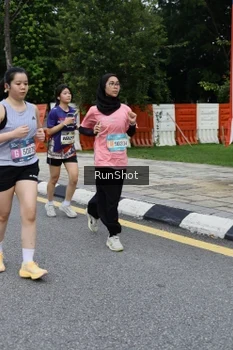 Runner Photo 4302555