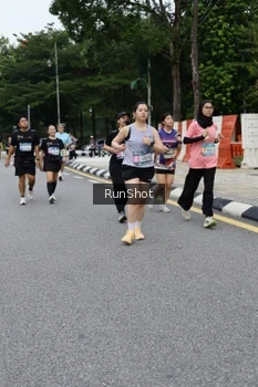 Runner Photo 4302556