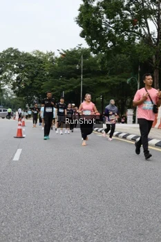 Runner Photo 4302567