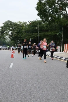 Runner Photo 4302572