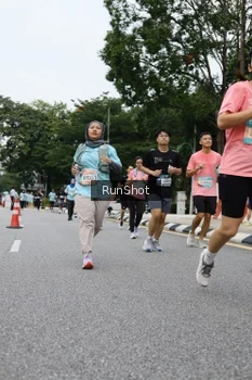 Runner Photo 4302576