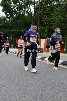 Runner Photo 4302600