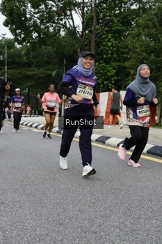 Runner Photo 4302601