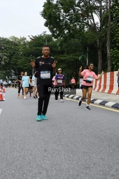 Runner Photo 4302603
