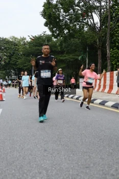 Runner Photo 4302606