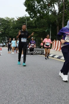 Runner Photo 4302607