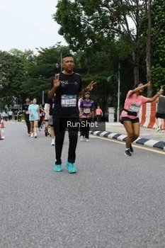 Runner Photo 4302611