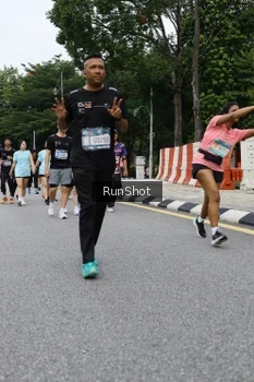 Runner Photo 4302618