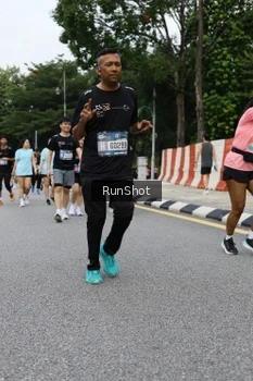 Runner Photo 4302629