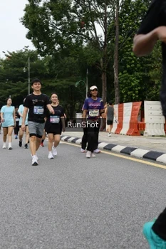 Runner Photo 4302631