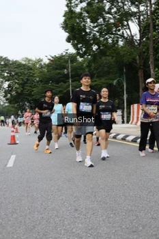 Runner Photo 4302632
