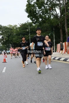 Runner Photo 4302634