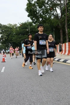 Runner Photo 4302635
