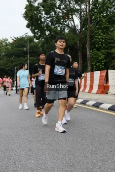 Runner Photo 4302642