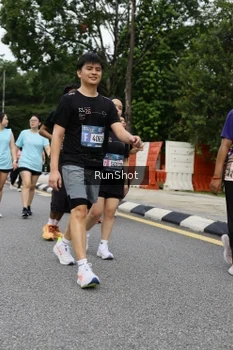 Runner Photo 4302652