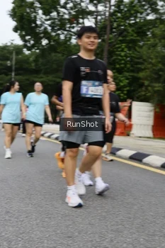 Runner Photo 4302656
