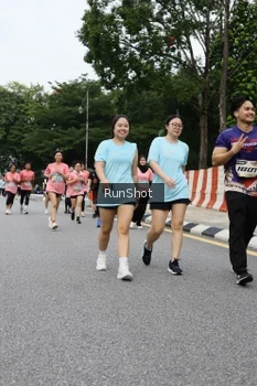 Runner Photo 4302672
