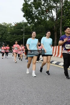 Runner Photo 4302673